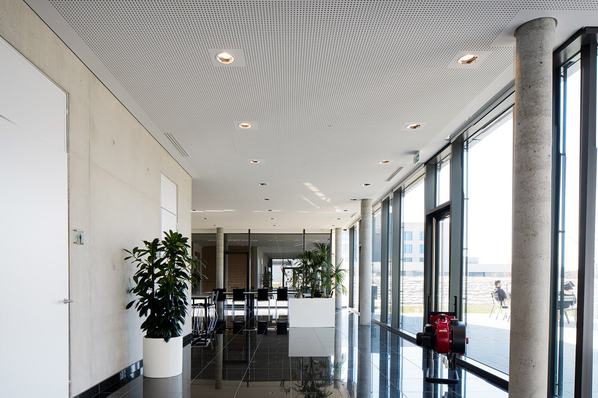 Intérieur du bâtiment de Weishaupt réalisé par AIM bureaux d'études spécialisé dans l'expertise BIM tertiaire et l'économie de projet.